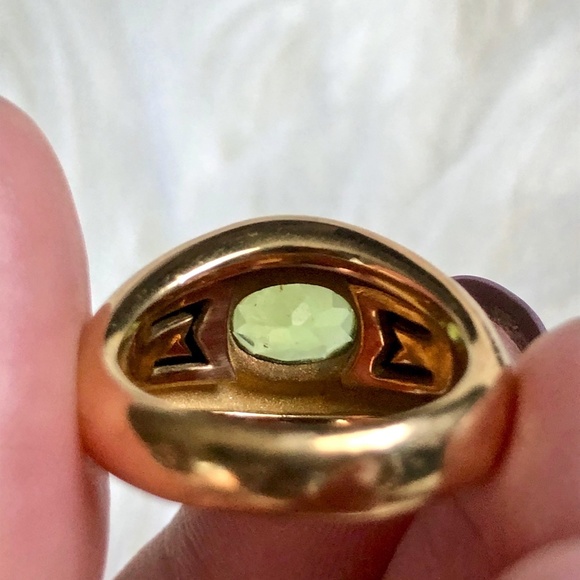 MAUBOUSSIN PARIS Peridot Mother of Pearl Ring 18K - Picture 5 of 6